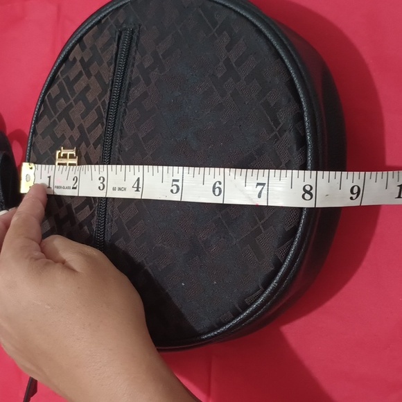 TOMMY HILFIGER CROSSBODY BAG - Picture 14 of 17